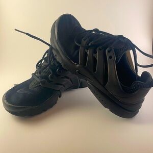 Nike Presto Black Sneakers Size 1 Y Preowned